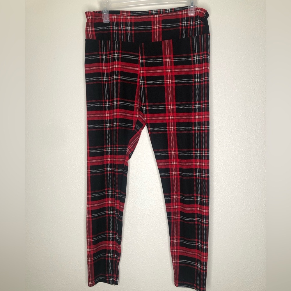 No Boundaries Red/Black Plaid Pattern Longe Pants—Junior XL (15-17) - Picture 2 of 4